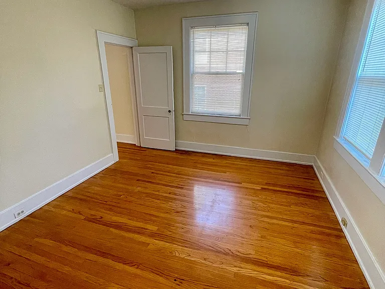 2510 Caldwell Ave S — Photo 6