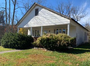 401 Colorado St, Mount Hope, WV 25880