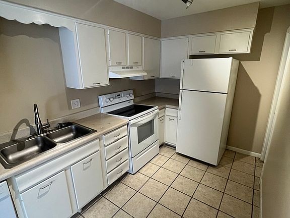 3rd image of 4526 Pennsylvania Ave APT 3