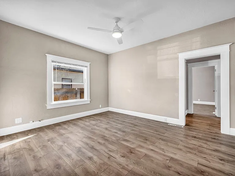 1637 C St — Photo 11