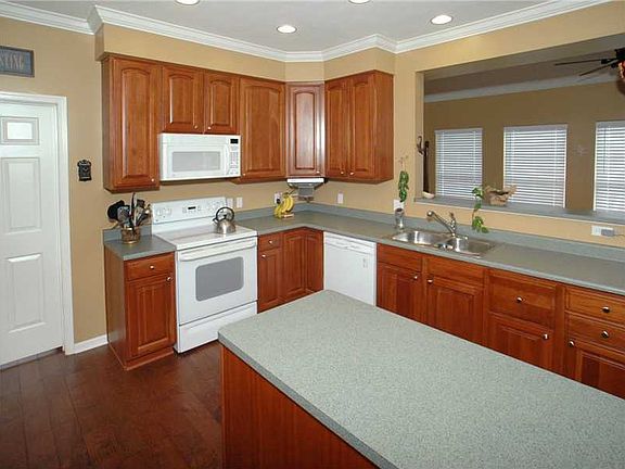 2nd image of 100 Cherrywood Dr
