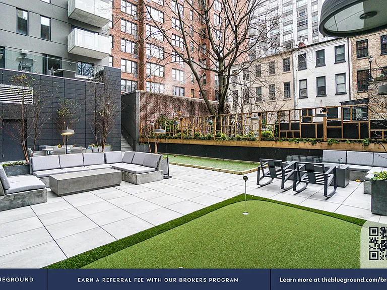 515 E 86th St #1203 — Photo 20