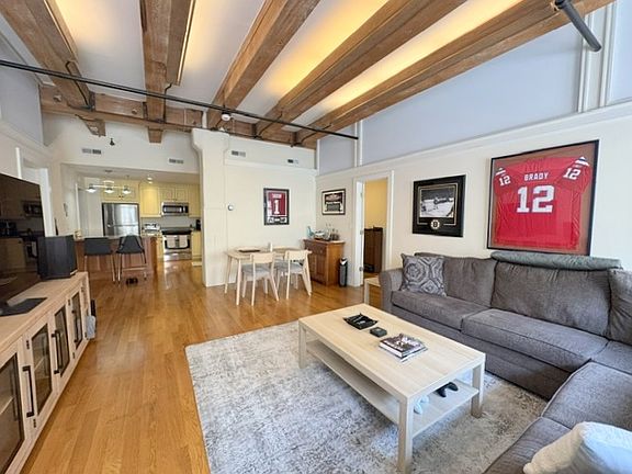 4th image of 33 Sleeper St APT 210
