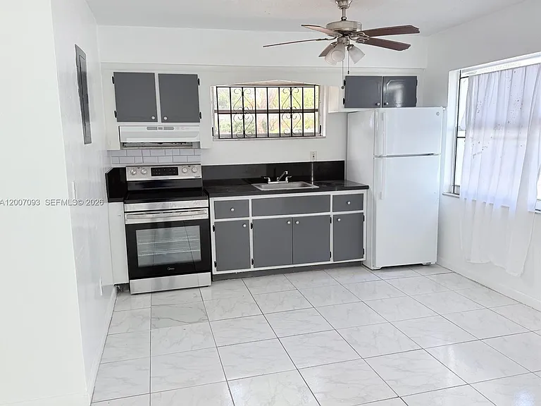 121 NE 80th Ter #4 — Photo 3