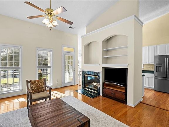 4th image of 118 Riverwalk Ln