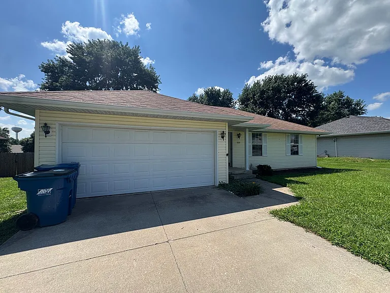 509 S Whippoorwill Dr — Photo 1
