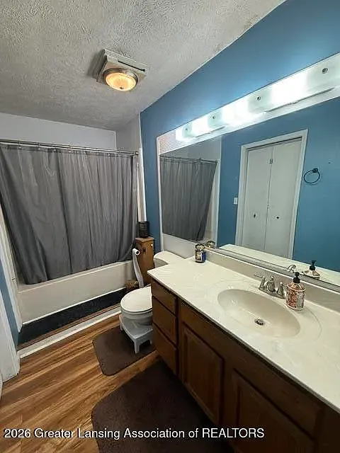 4 bed, 2330 sqft, $2,595 — Photo 4