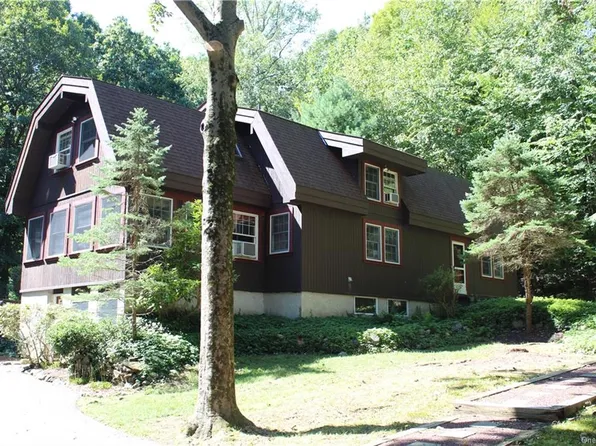 126 Pinesbridge Rd, Katonah, NY 10536