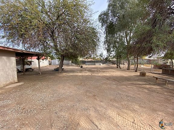 4th image of 324 Maple Ave