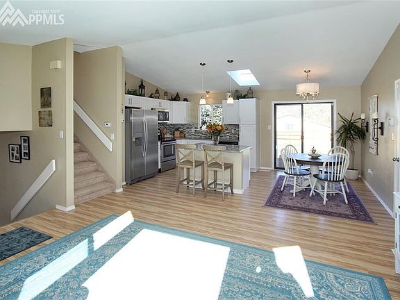 Open floor plan with Dining Room/Kitchen Combo.