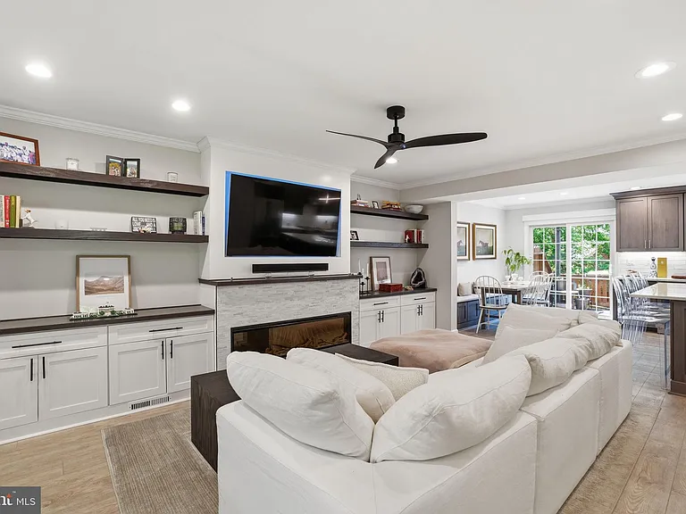 2528 S Walter Reed Dr #5 — Photo 4
