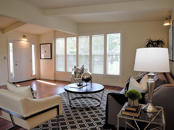 5th image of 816 Sutter Ave