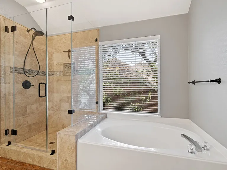10724 Thoroughbred Dr — Photo 24
