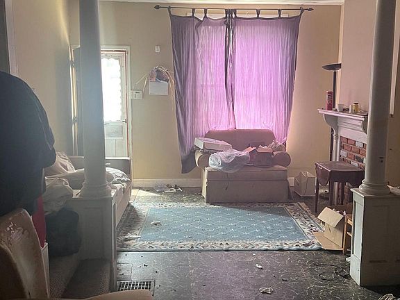 4th image of 4449 N Cleveland St