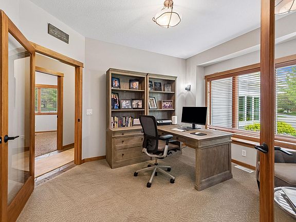 5th image of 1222 Adrian Cir