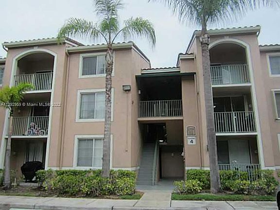4th image of 12124 Saint Andrews Pl APT 206