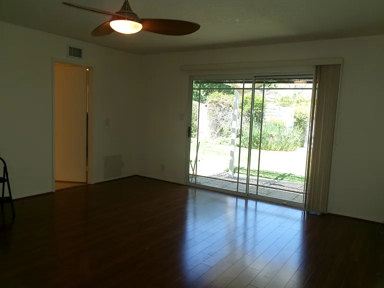 3114 N Springfield St — Photo 35