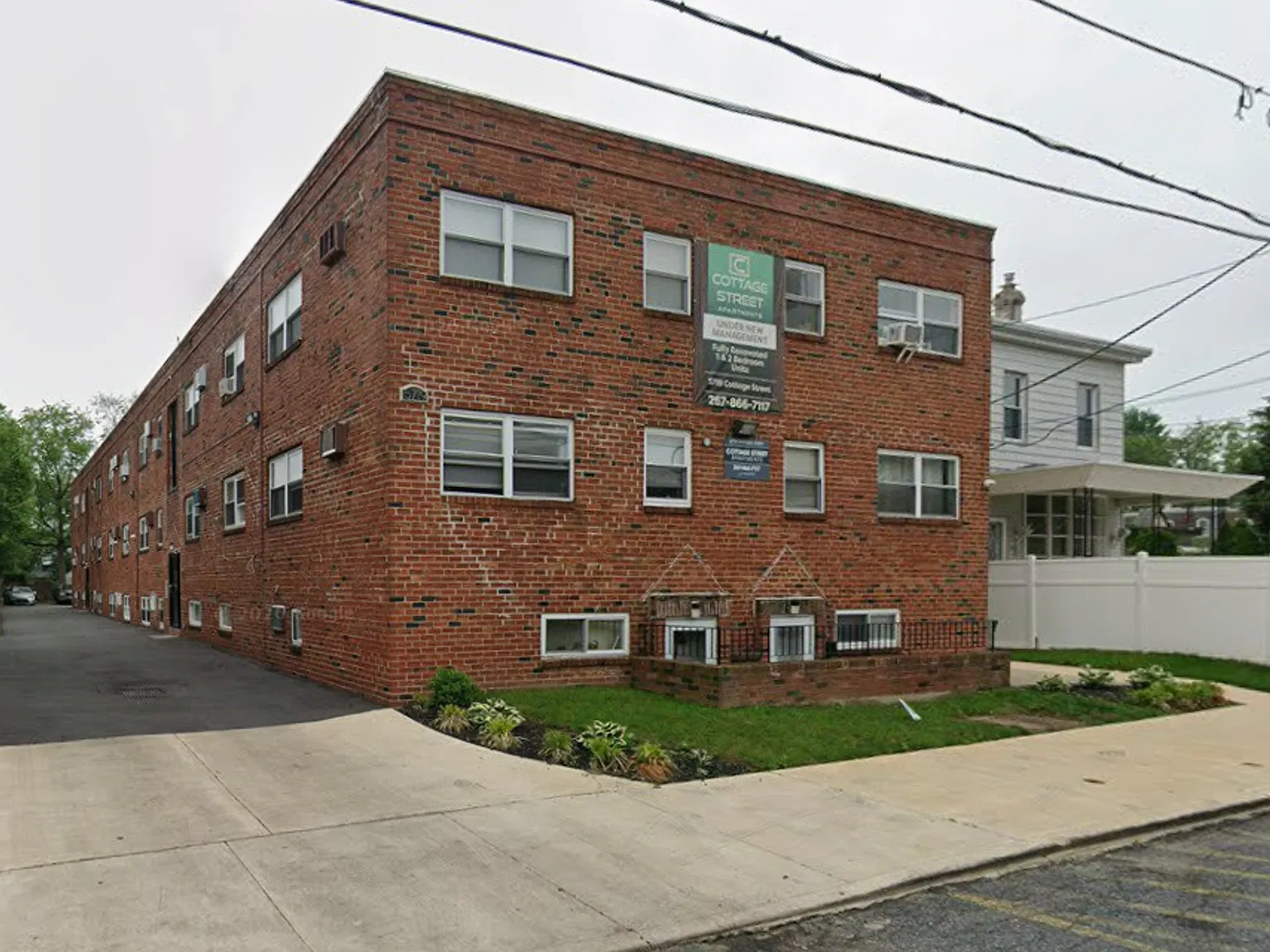 Cottage Street Apartments — Photo 2