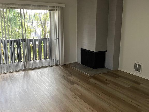 2nd image of 1018 Panorama Dr #3