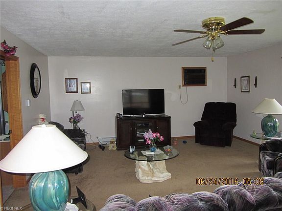 5th image of 1031 Woodglen Ave