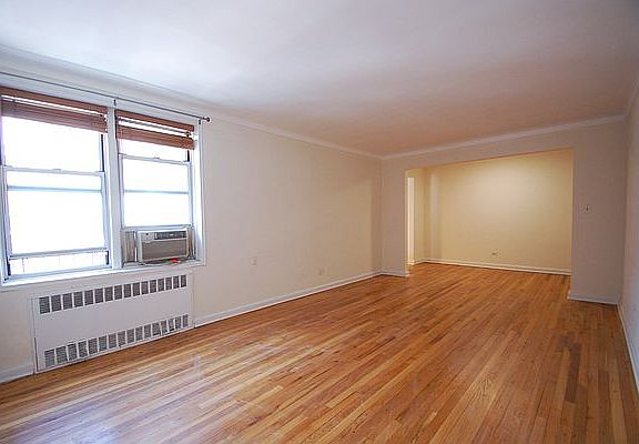 3rd image of 6712 Yellowstone Blvd APT G4