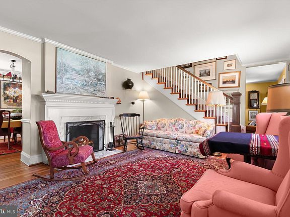 5th image of 3906 Dresden St