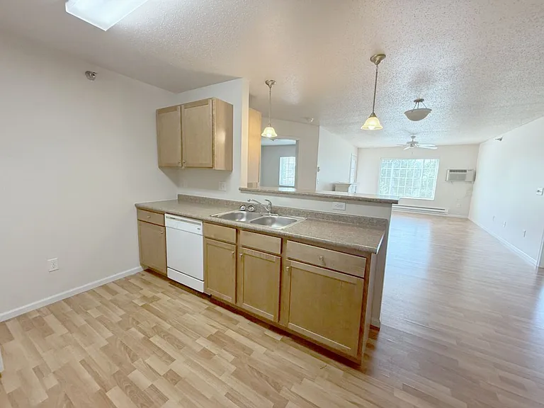 Maple Creek Apartments in South Fargo close to 45th Street — Photo 6