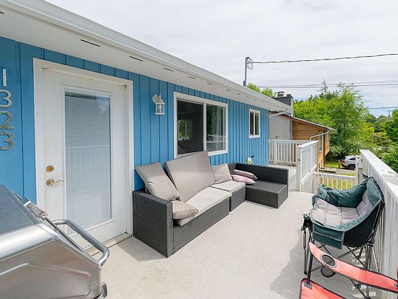 5th image of 1323 Helen Rd