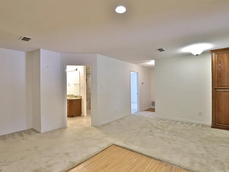 2650 Madison Ave #1/2 — Photo 12