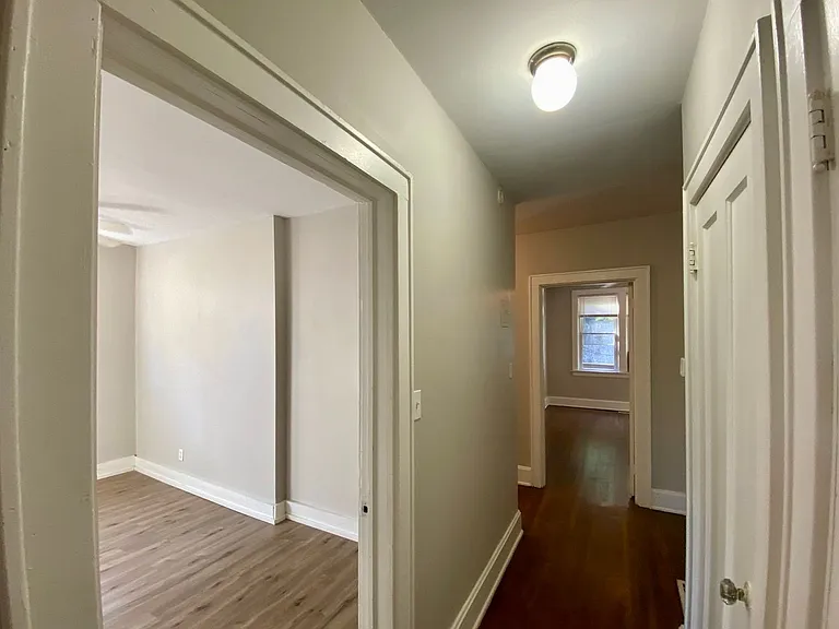 1029 Dana Apts — Photo 10