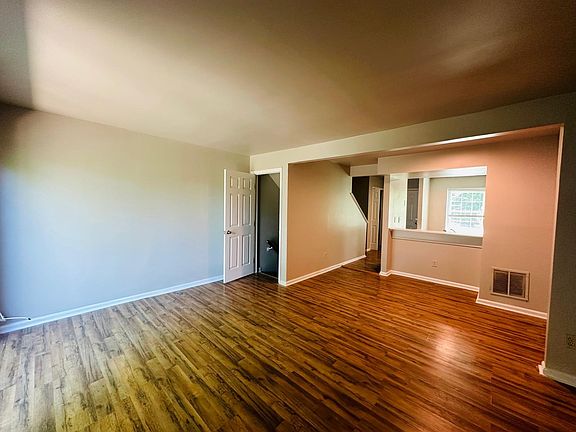 2nd image of 603 Lex Dr #1