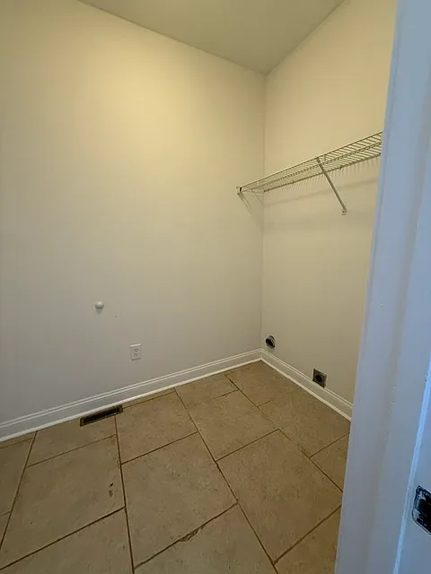 4 bed, 2.5 bath, $1,925 — Photo 4