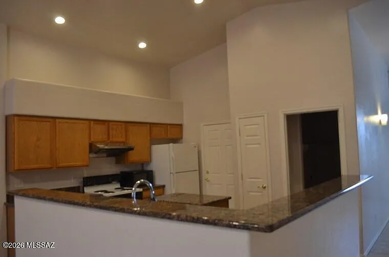 3 bed, 2.0 bath, 1917 sqft, $1,895 — Photo 4