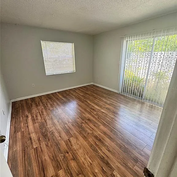 2896 Meadow Lake Ave — Photo 4
