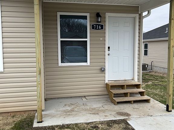 2nd image of 716 N Columbus St #B