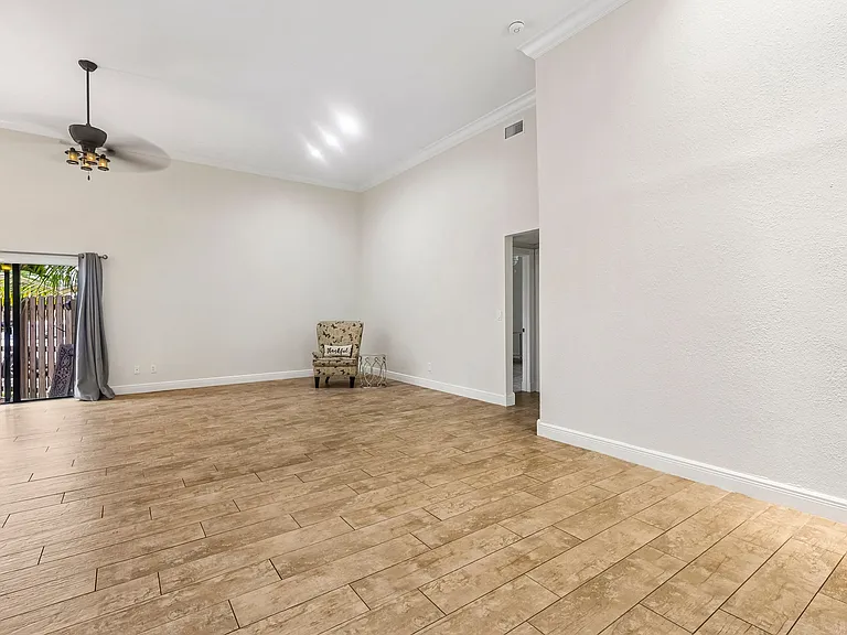 2731 S Parkview Dr #1 — Photo 7