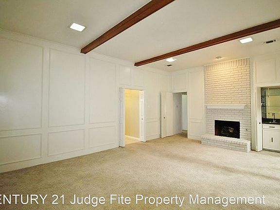 3rd image of 2306 Silver Holly Ln