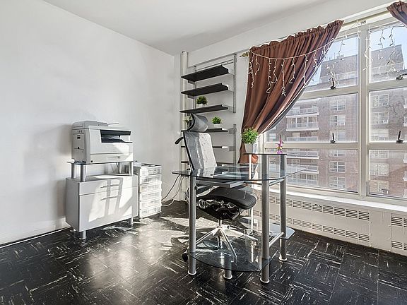 4th image of 90 La Salle St APT 16E
