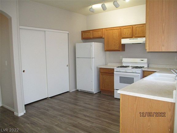 2nd image of 5316 Vista Hermosa Ave
