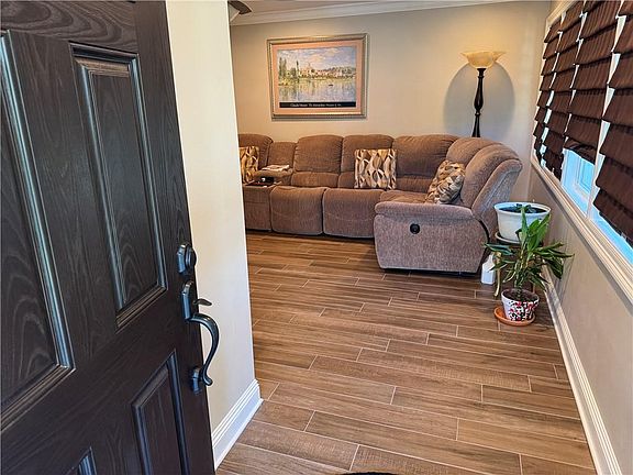 3rd image of 576 Smith Dr
