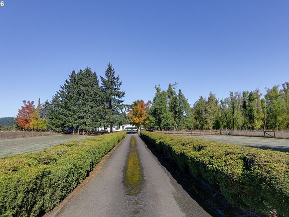 5th image of 33455 Howe Ln