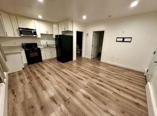 22132 Chase St #A, Canoga Park, CA 91304