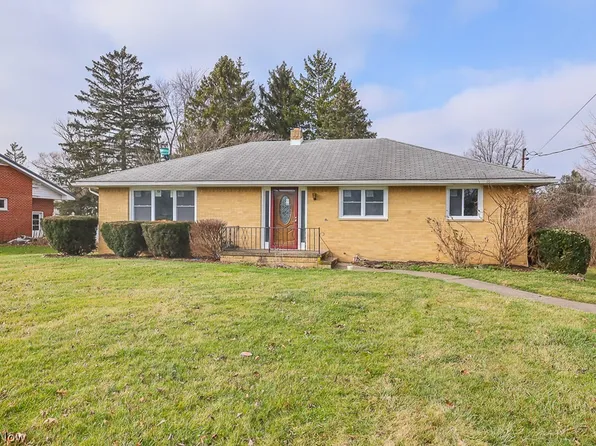 806 S Lake St, Amherst, OH 44001