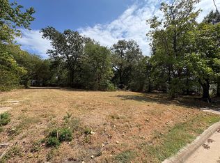 327 4th St SW, Paris, TX 75460