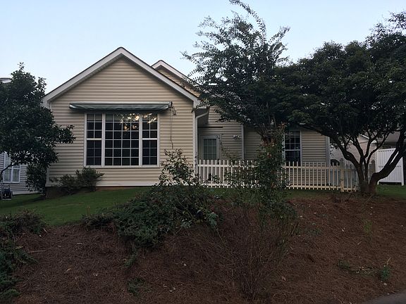 4th image of 1022 Pinehurst Dr