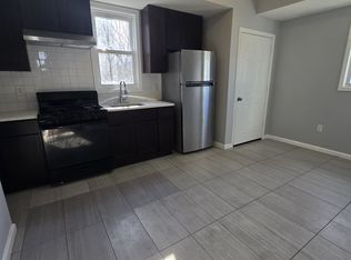 221 N 15th St #2B, East Orange, NJ 07017