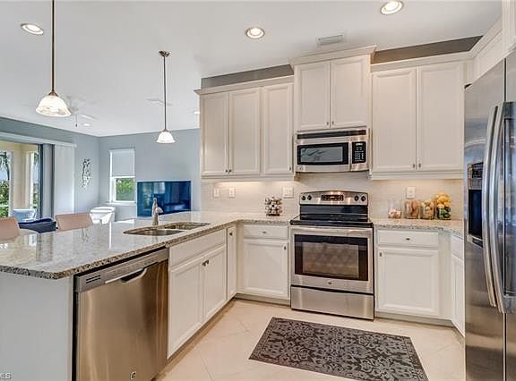 5th image of 10852 Alvara Way