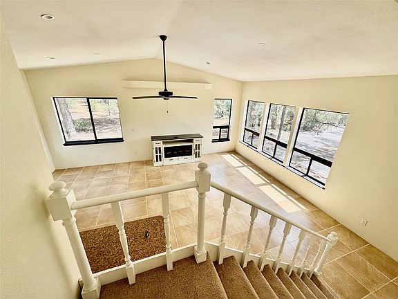 5th image of 42 Christy Ln
