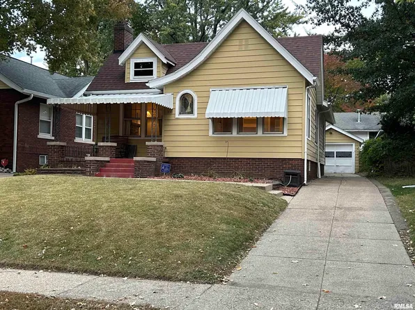 220 S Douglas Ave, Springfield, IL 62704