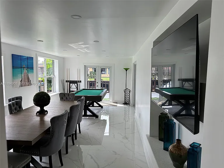 4531 SW 42nd Ter — Photo 8